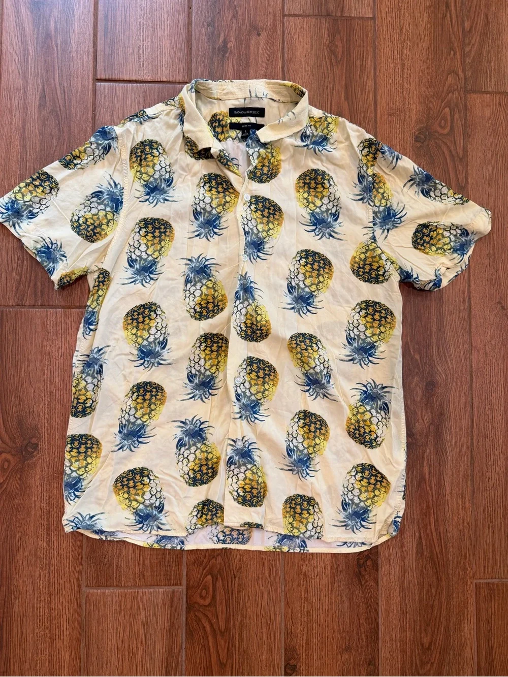 Banana Republic Men’s Pineapple Print Short Sleeve Shirt - men’s large